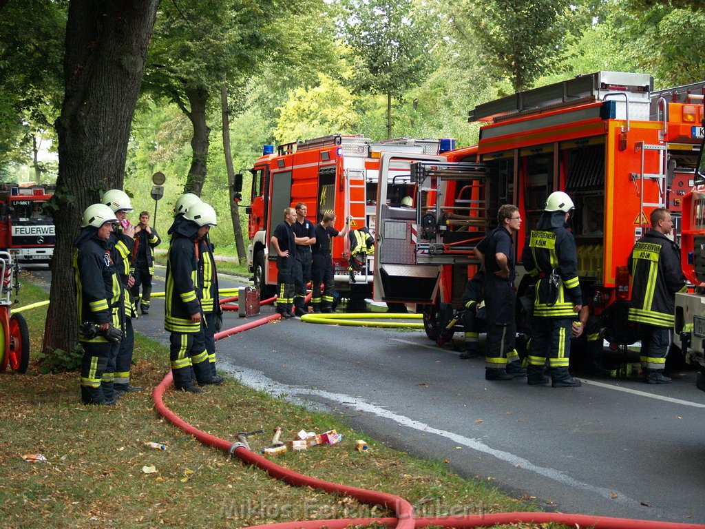 Brand Schuetzenhof Neusser Landstr P6017.JPG